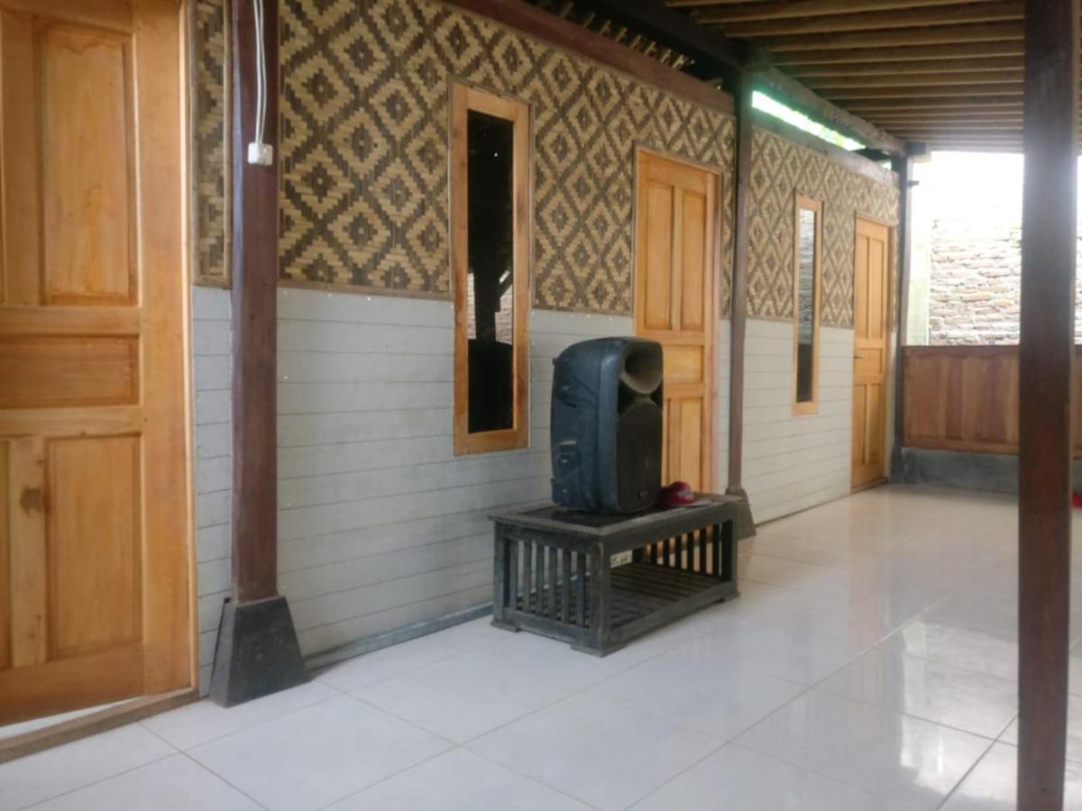 Homestay Kurnia Bantul Exteriör bild